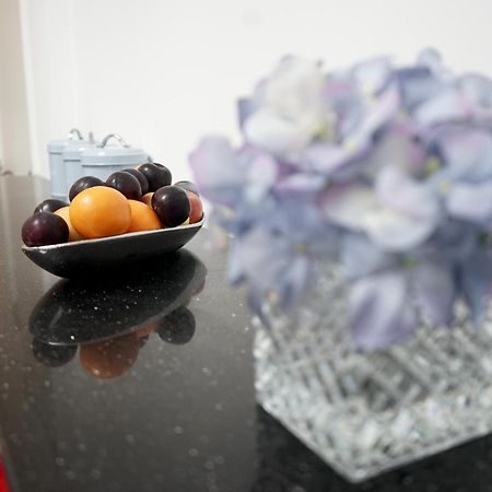 Luxury London House Sleeps 13, 2 Minutes To Metro Villa Exterior photo