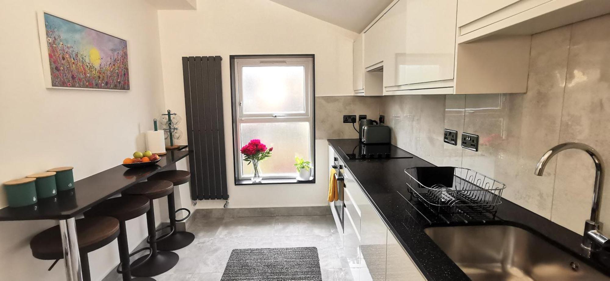 Luxury London House Sleeps 13, 2 Minutes To Metro Villa Exterior photo