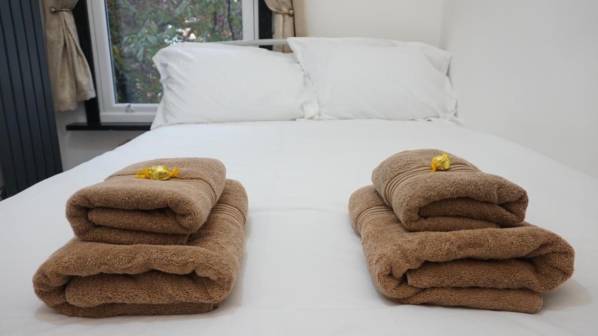 Luxury London House Sleeps 13, 2 Minutes To Metro Villa Exterior photo